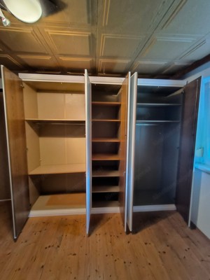 5-türiger Kleiderschrank