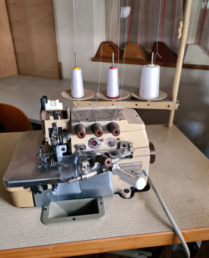 Nähmaschine Overlock Industrie 3-fädig Mauser Spezial