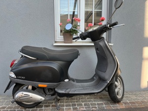 Verkaufe schwarze Vespa LX 50