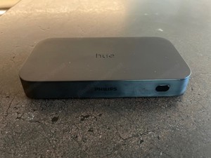 Philips Hue Play HDMI Sync-Box, nahtlose Lichtsynchronisierung, Dolby-Vision, 4K, Surround Beleucht.