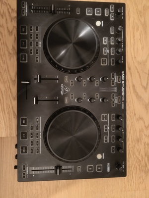 Behringer CMD Studio 4a dj Controller 