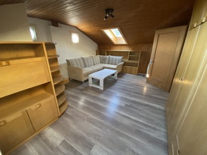 Vermiete 2 Zimmer Dachgeschoss Wohnung 