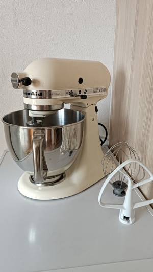 KitchenAid Artisan Küchenmaschine mit Zubehör 