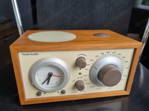 TIVOLI Model Three Designerradio Bild 2