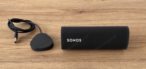 Sonos Roam und kalbelloses Ladegerät