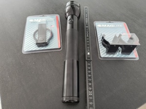 MAGLITE Stablampe mit Zubehör