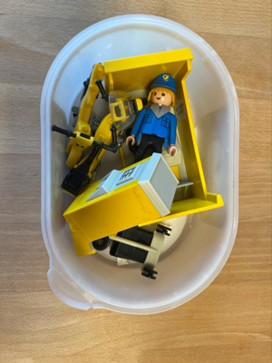 Playmobil Post