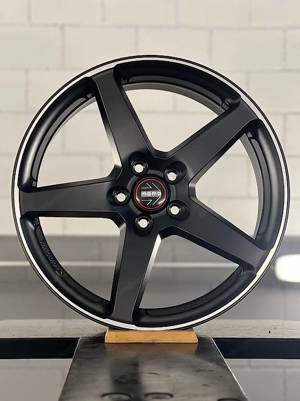 Neue Felgen Momo Five Black Matt P.   8,5J x 19 Zoll ET45 5x112