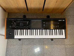 Korg Kronos 2 61 Model 2015 neu mit Case