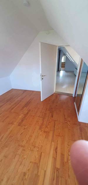 2 Zimmer Dachgeschoss Altbau Wohnung