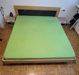 Bett 180x200 mit Matratze