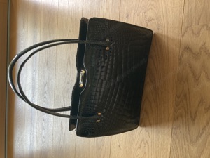 Handtasche Kroko schwarz