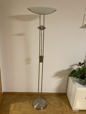 Stehlampe aus Metall