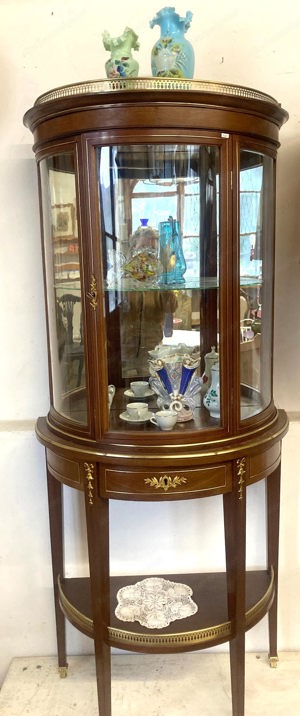 charmante Vitrine 