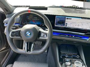 BMW i5 M60 xDrive Limousine G60 XE Sportpaket DAB Bild 7