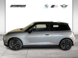 MINI Cooper SE J01 Favoured Trim Paket XL Bild 3