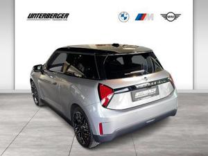 MINI Cooper SE J01 Favoured Trim Paket XL Bild 4