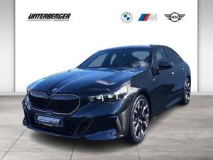 BMW 520d xDrive Limousine // M Sportpaket // Anhängerkupplung // Panoramadach