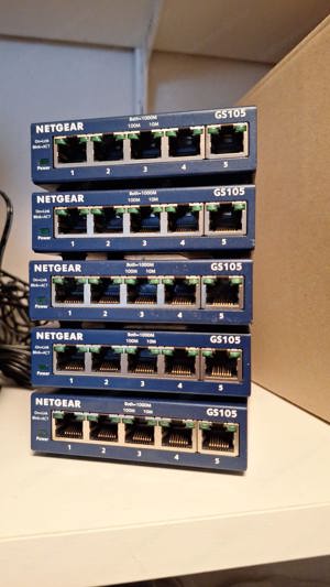 5 x Netgear GS105GE Switch