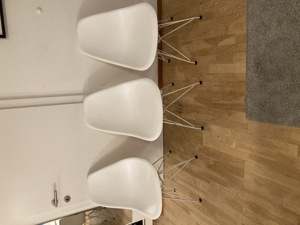 3 side chairs von Eames in weiß