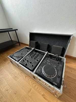 Pioneer CDJ DJM 350 + Flyht Case + Kopfhörer