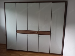 Schrank zu verschenken