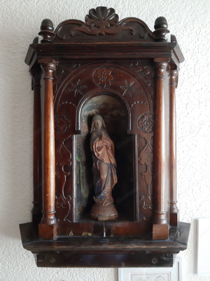 Hausaltar mit Madonna