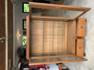 Glasschrank, Glasvitrine Bild 2