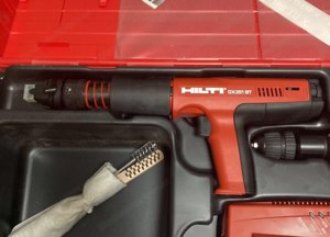 Hilti DX351BT with XBT 4000-A and accessories