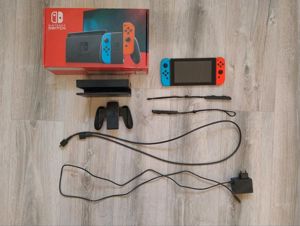 Nintendo Switch mit Zubehör