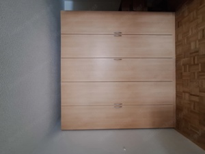 Kleiderschrank 