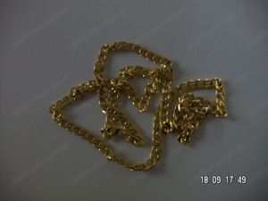 Halskette Goldfarben mit 76 cm Länge. Schmuck