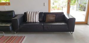 Schönes Leder-Sofa von MINOTTI