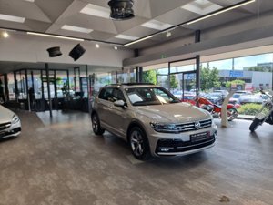 VW Tiguan 2,0 TDI R-Line DSG*Pano*Navi*