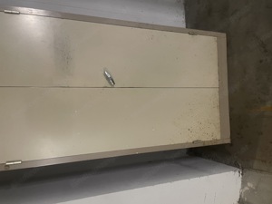 Aktenschrank aus Metall