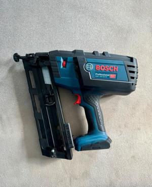 Bosch Professional GNH 18V-64 M 18V Akku Nagler LBoxx