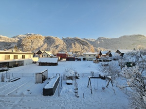 4 Zimmerwohnung mit eigener Garage 