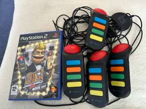 PS2   Sony Playstation 2 - The BIG! Spiel und 4 Controllern 