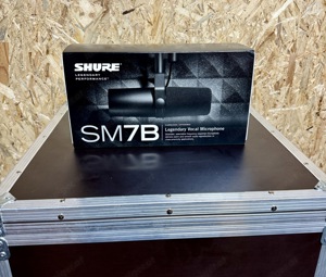 Shure SM7B Dynamisches Gesangsmikrofon mit XLR