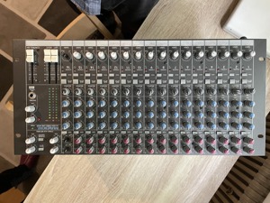 Mackie LM-3204 Rack Mixer - Mischpult