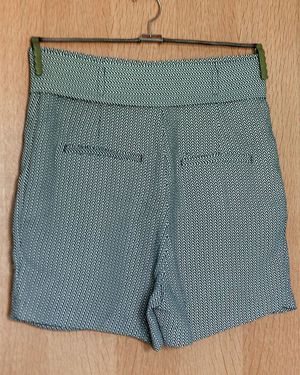 Diverse Damenjeans Gr. 38, Damenhosen, Shorts, Jeanshosen, kurze Hosen, schwarz, blau, rot, Jeans   Bild 6