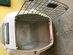 Transportbox für mittelgroße Hunde