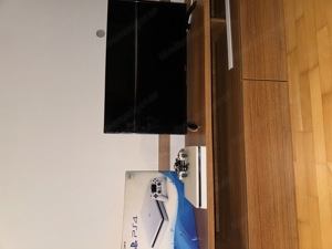 Playstation 4 mit Fernseher 