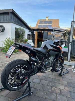 KTM Duke 890 L