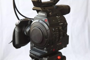 Canon C300 Mark II - EF Bajonett + Zubehör