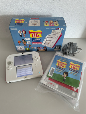 Nintendo 2DS Konsole Tomodachi Life OVP