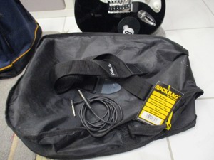 Elektrogitarre mit Verstärker Bild 10