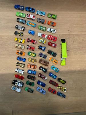 Hot Wheels Mega Set Bild 4