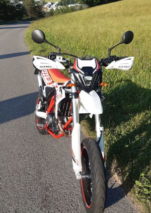 Beta RR 125 LC 4T Motard mit dem 15 PS starken Minarelli Motor, Supermotard 3 21 Bild 2