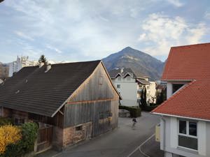 Großes WG-Zimmer mit eigenem Südbalkon